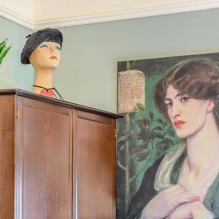 The Merry Gull 惠特比